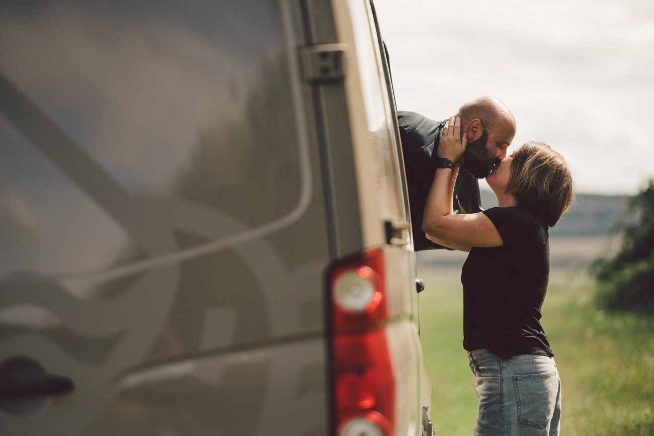 Ein Tag mit Road & Board im Sommer 2020
Steven Mahner (Fotograf); Mahners.de; 2020; Dokumentation; Road & Board; Road and Board; Vanlife; Influencer; Instagram; Youtube; Vanlifer; Maren Schwitalla; Christian Zahl; Draussenmensch
© Steven Mahner // MAHNERS PHOTOGRAPHY // mahners.de
Die Bilder sind ausschließlich für die Verwendung des vereinbarten Projektes bestimmt.
Eine weitere Nutzung und die Weitergabe an Dritte nur nach schriftlicher Zustimmung.